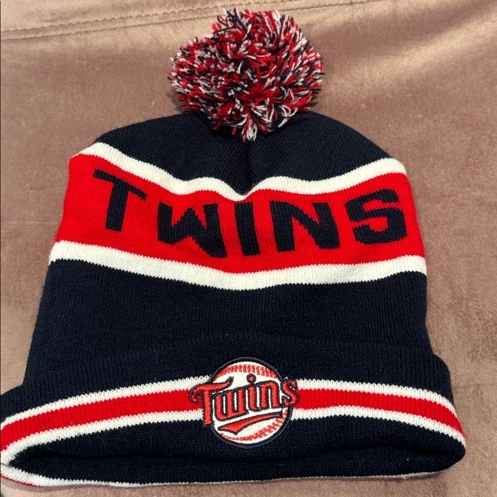 Melonwear Minnesota Twins Knit Red & Blue Beanie hat with Pom